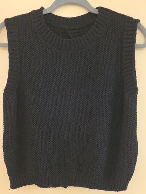 Classic Women's Knit Sleeveless Sweater Vest - Black